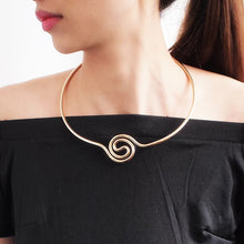 Load image into Gallery viewer, women gold necklace