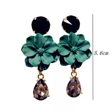 Load image into Gallery viewer, Green and black flower drop earrings